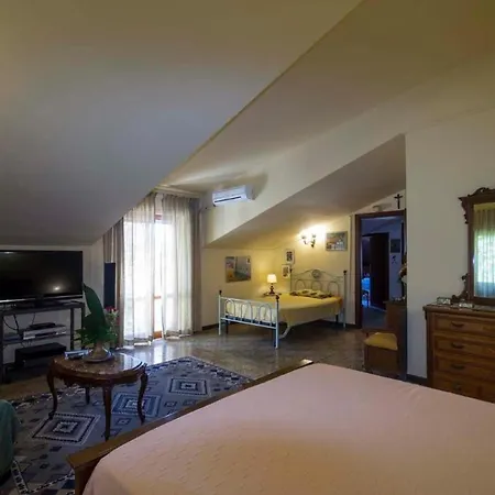 Room In Bb - Umbria Country Bedbreakfast Гостевой дом Giove